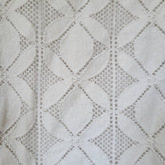 Banana Republic V-Neck shift dress, white, stretch cotton lace, size 4 - Picture 4 of 6